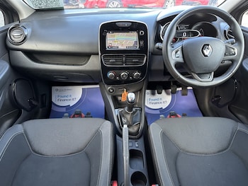 Used Renault Clio 2018 for sale - 76945584: Photo