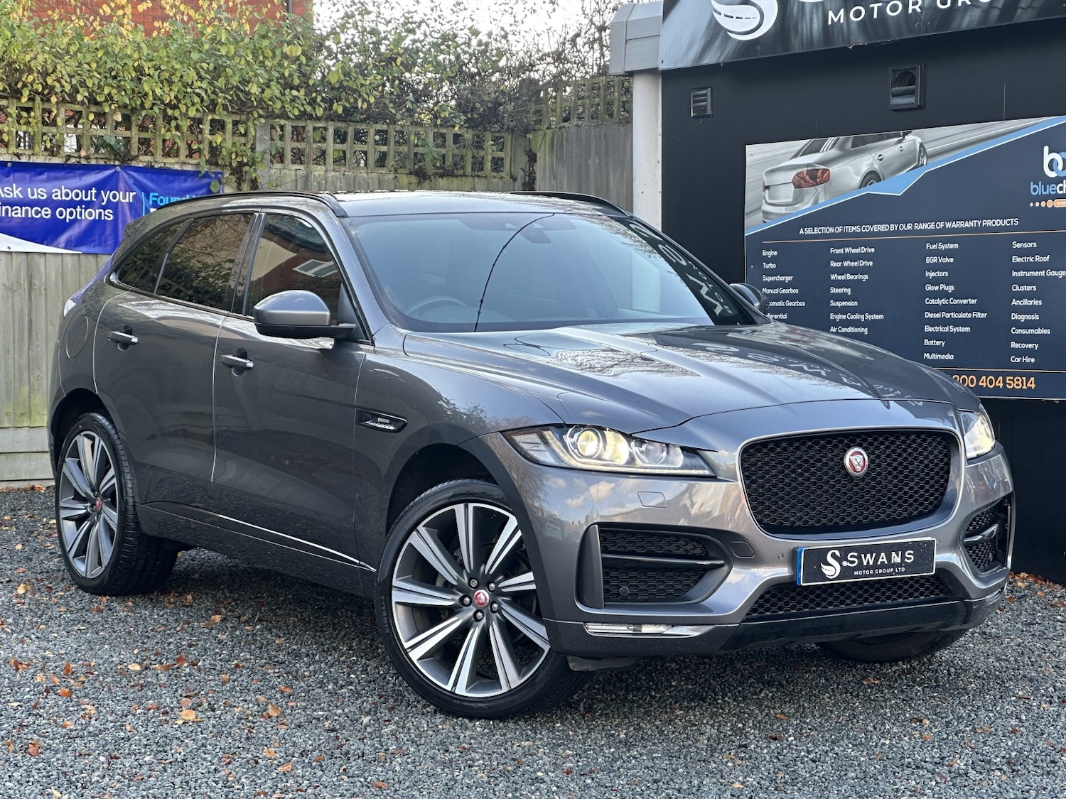 Used Jaguar F-Pace 2016 for sale - 76945551: Photo 2