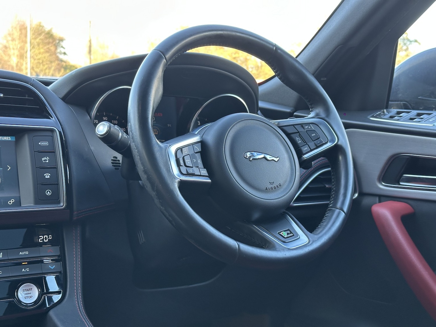 Used Jaguar F-Pace 2016 for sale - 76945551: Photo 21