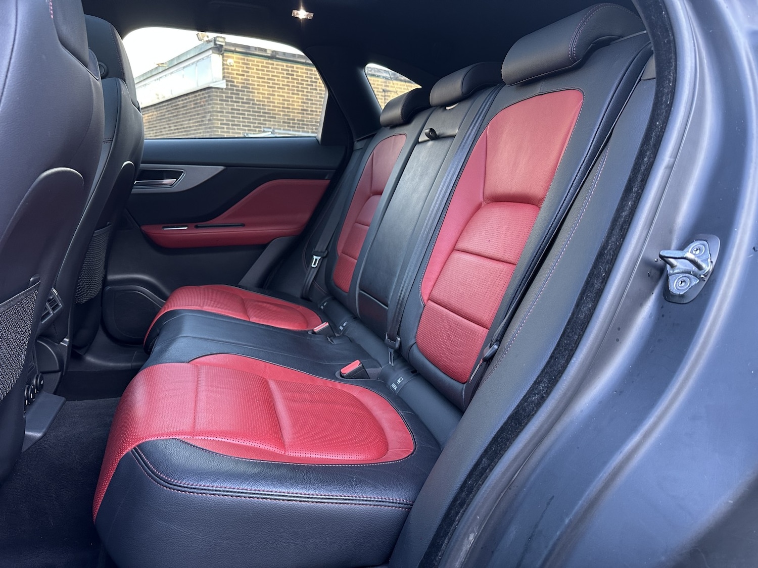 Used Jaguar F-Pace 2016 for sale - 76945551: Photo 24