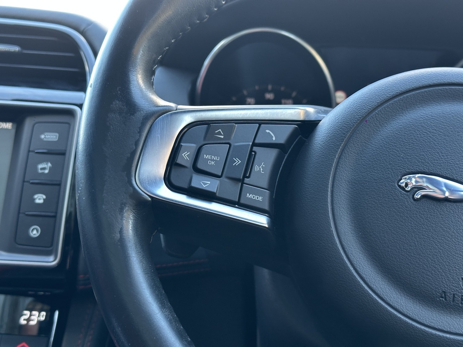 Used Jaguar F-Pace 2016 for sale - 76945551: Photo 27