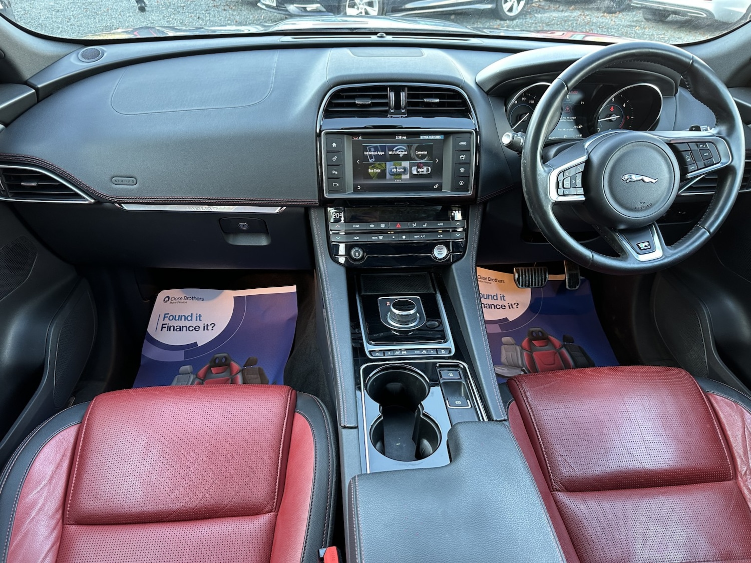 Used Jaguar F-Pace 2016 for sale - 76945551: Photo 4