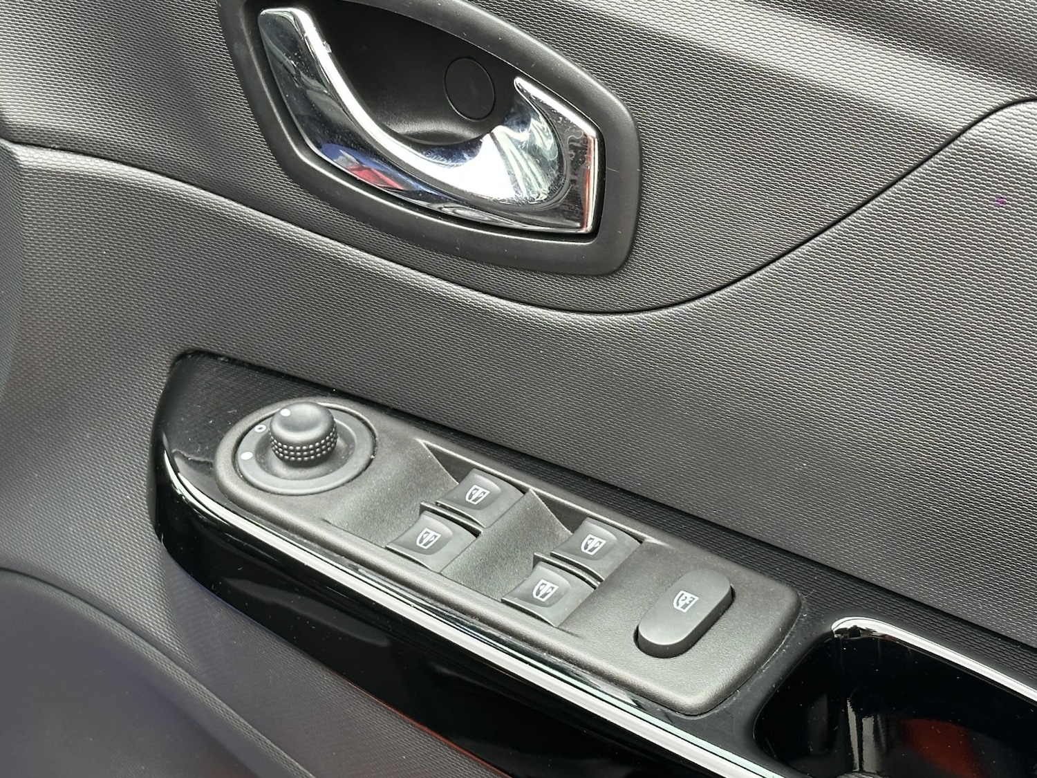 Used Renault Captur 2014 for sale - 76945598: Photo 24