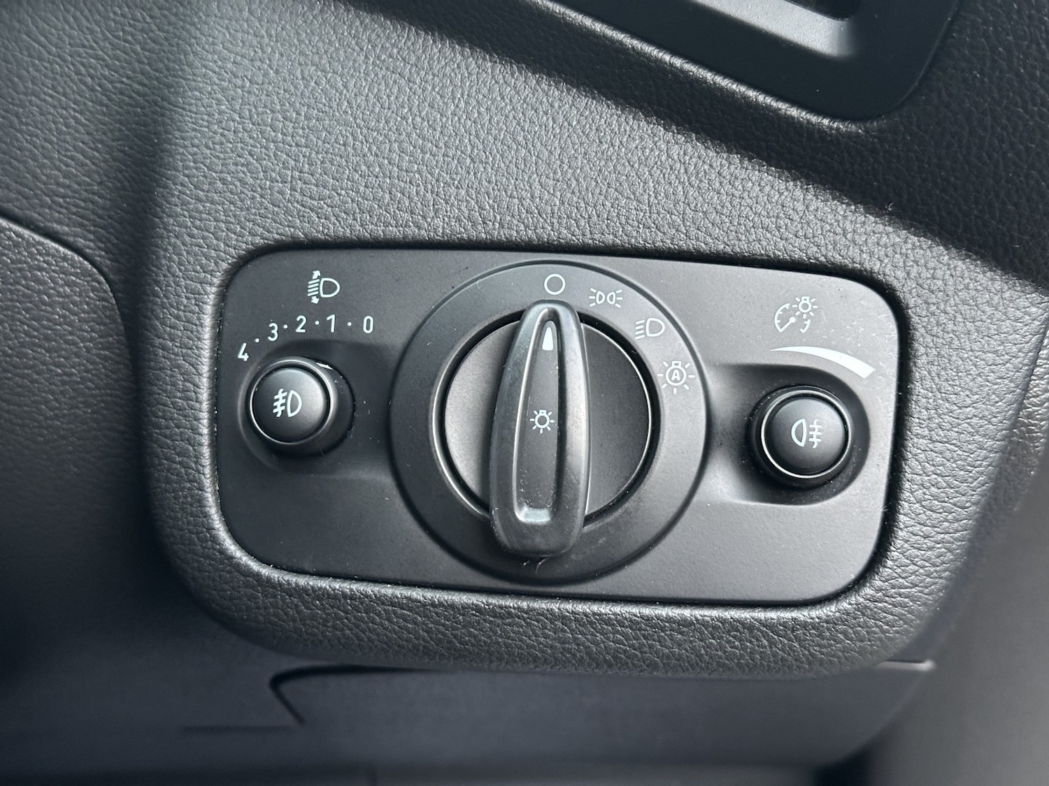 Used Ford Kuga 2017 for sale - 77162223: Photo 31