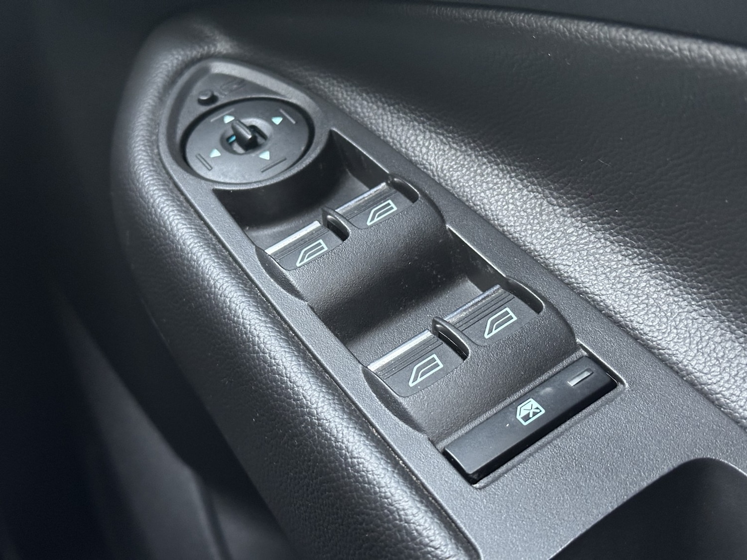 Used Ford Kuga 2017 for sale - 77162223: Photo 32