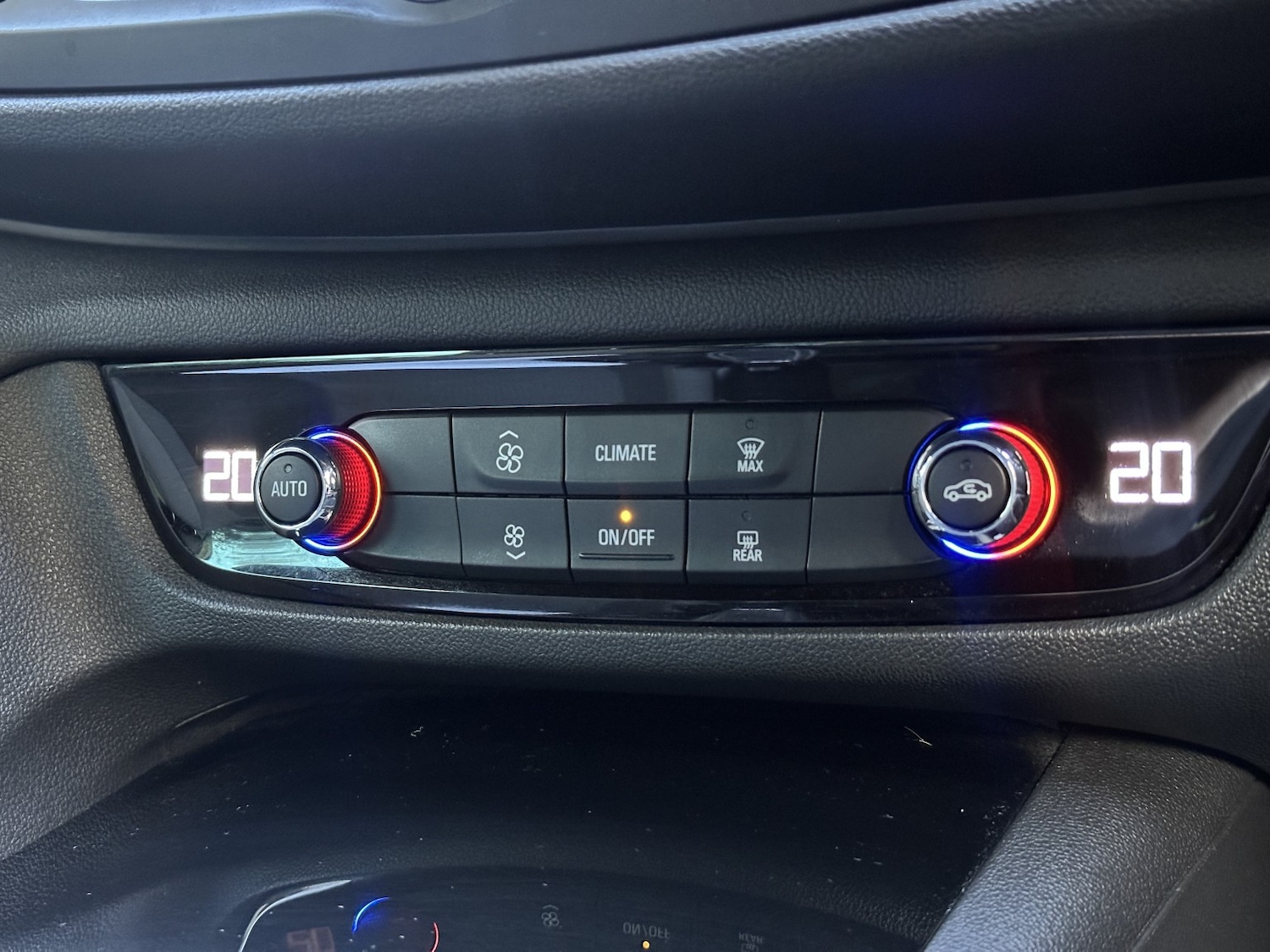 Used Vauxhall Insignia 2017 for sale - 77162236: Photo 28