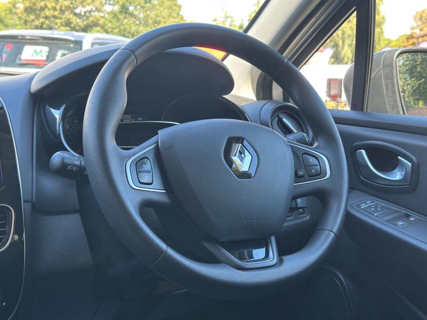 Used Renault Clio 2023 for sale - 76945512: Photo 14