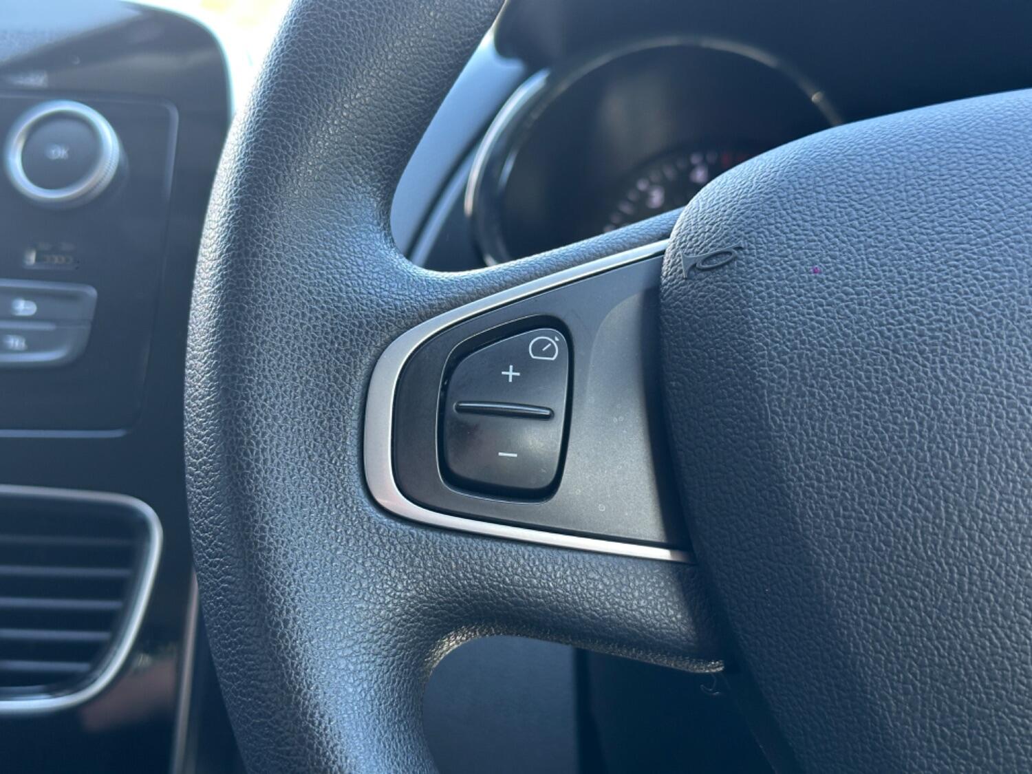 Used Renault Clio 2023 for sale - 76945512: Photo 17