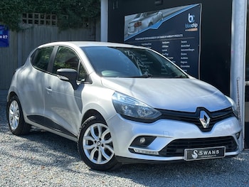 Used Renault Clio 2023 for sale - 76945512: Photo