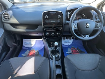 Used Renault Clio 2023 for sale - 76945512: Photo