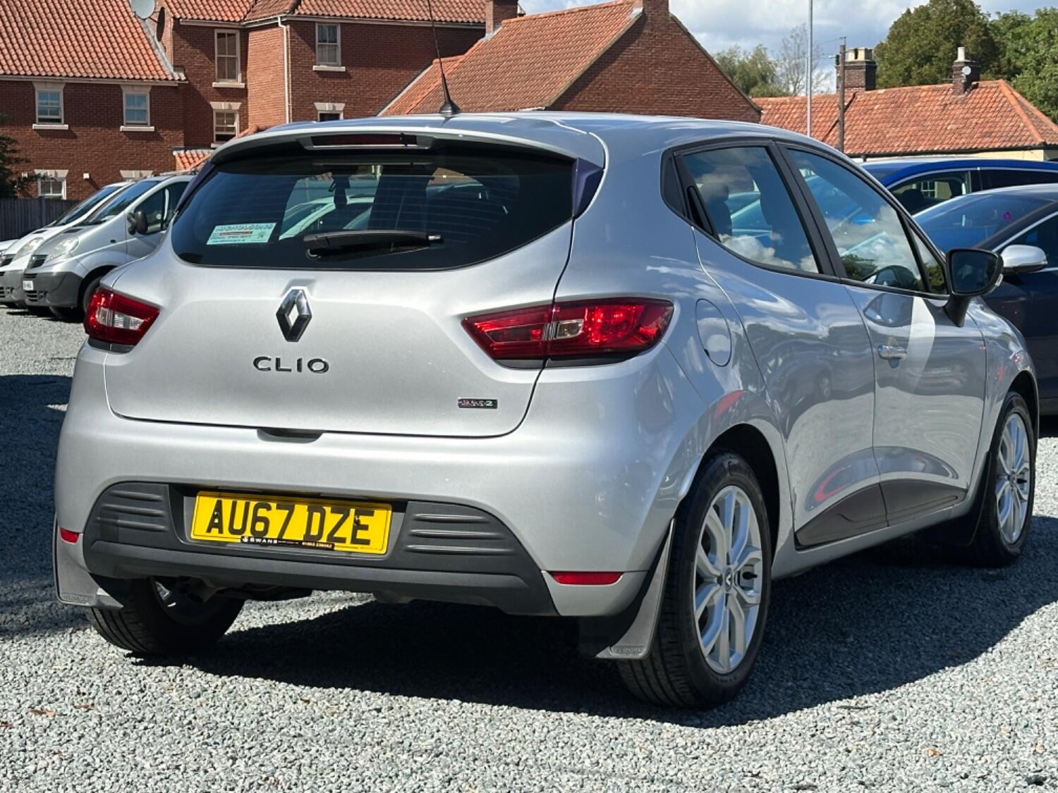 Used Renault Clio 2023 for sale - 76945512: Photo 5