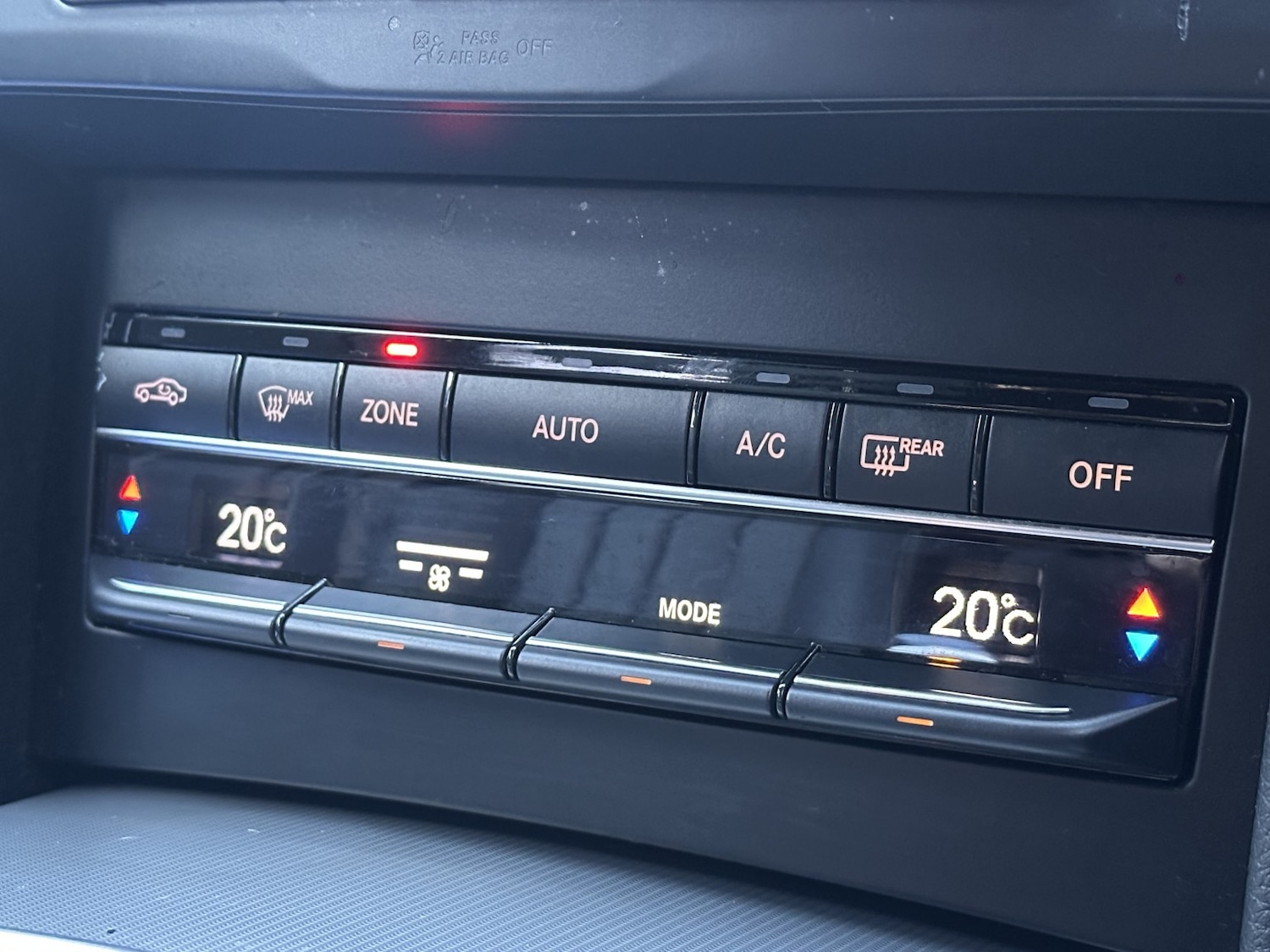 Used Mercedes-Benz E Class 2014 for sale - 77073018: Photo 34