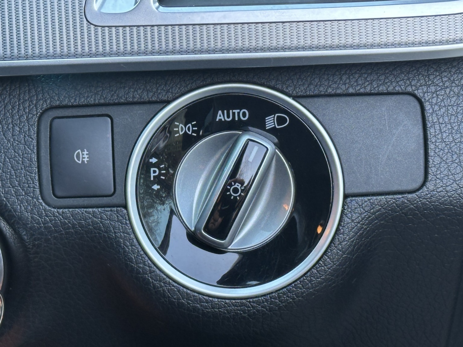 Used Mercedes-Benz E Class 2014 for sale - 77073018: Photo 36