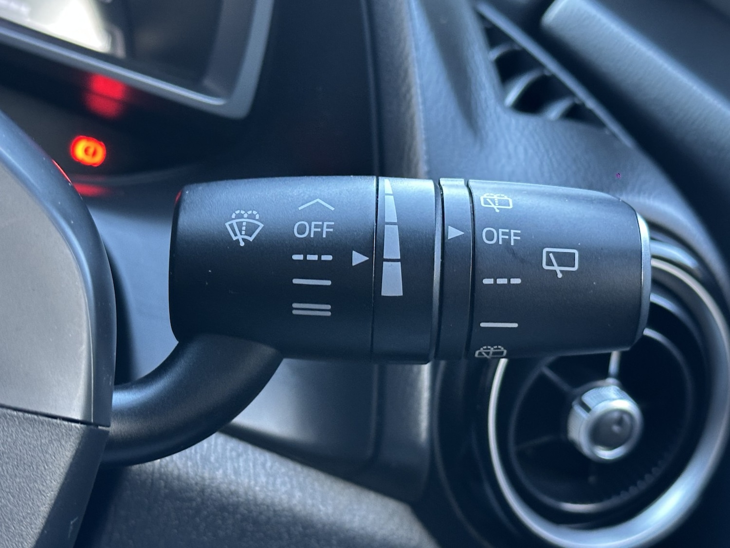 Used Mazda Mazda2 2016 for sale - 77162202: Photo 33