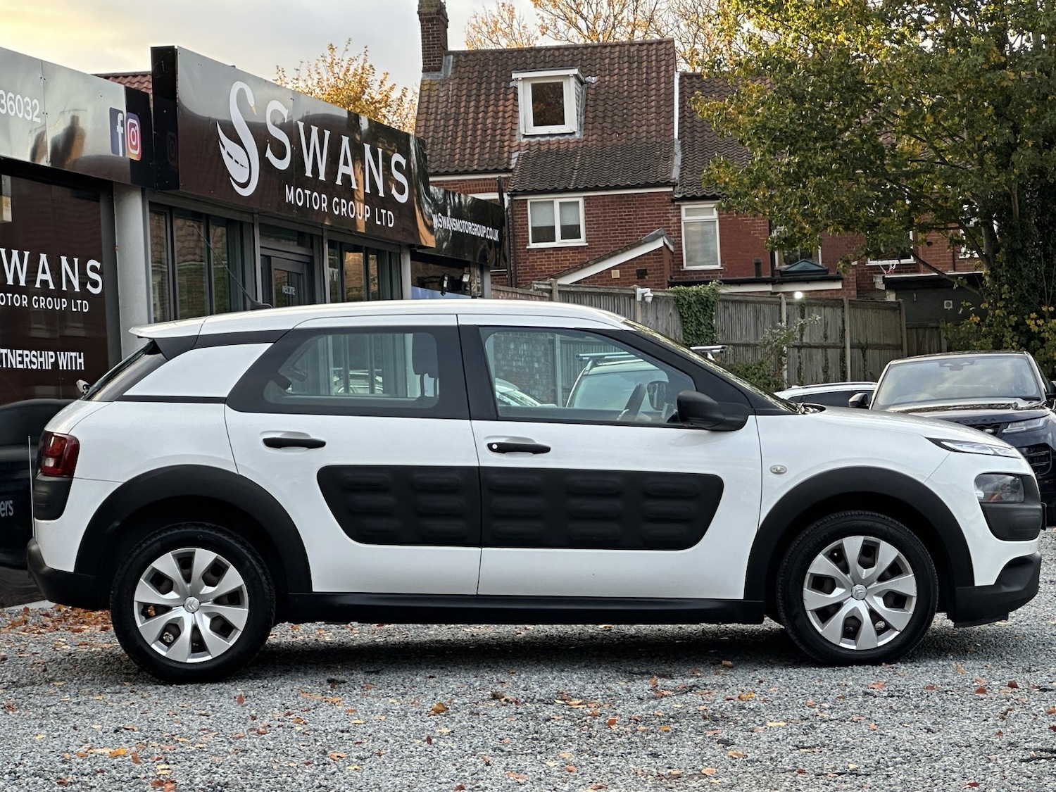 Used Citroen C4 Cactus 2015 for sale - 76945620: Photo 12