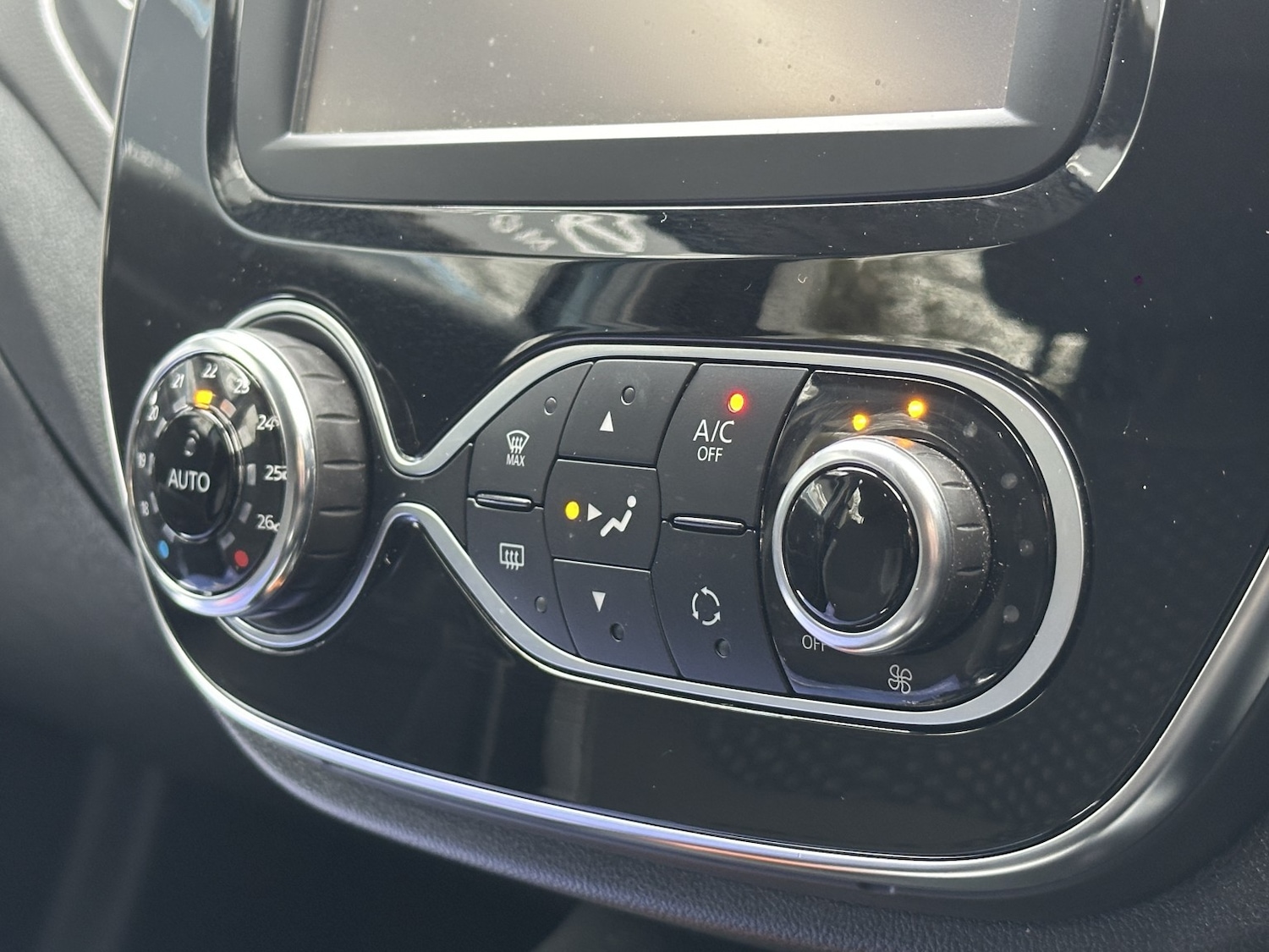 Used Renault Captur 2018 for sale - 77968612: Photo 28