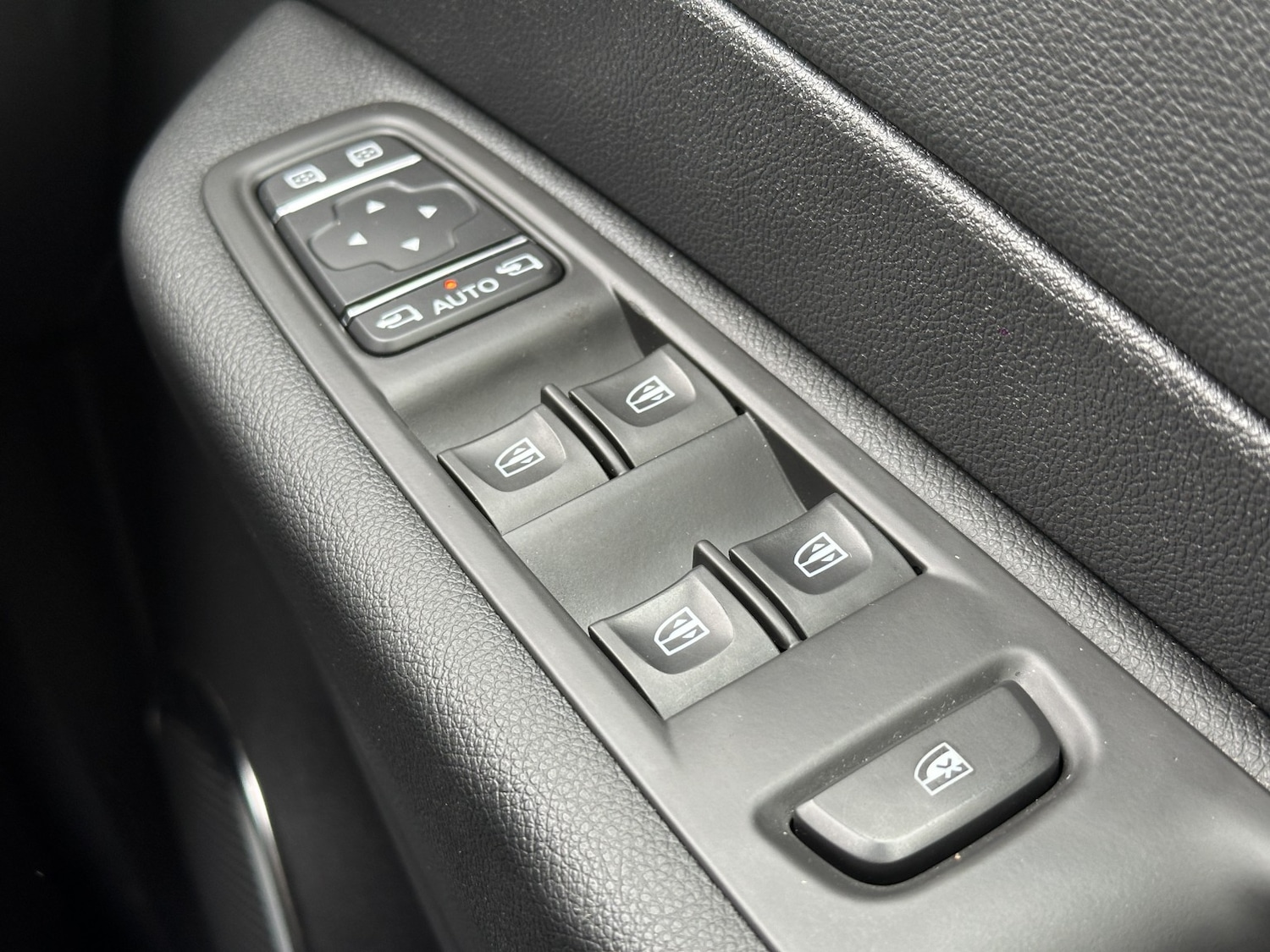 Used Renault Captur 2018 for sale - 77968612: Photo 30