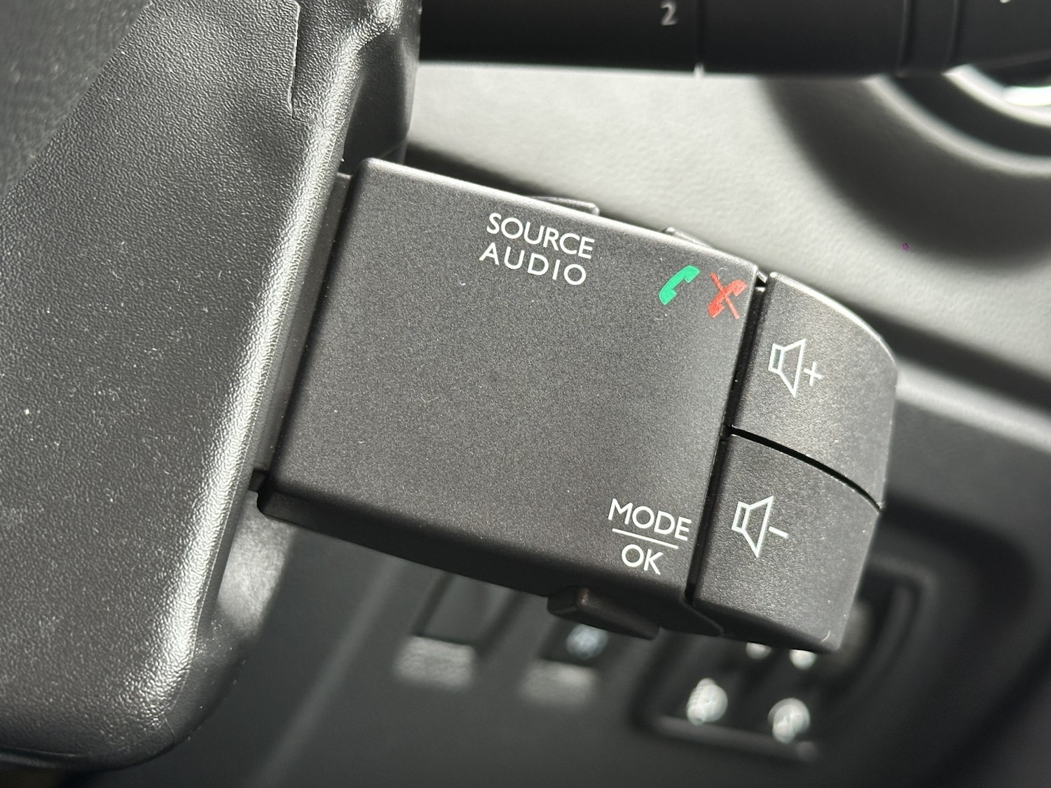 Used Renault Captur 2018 for sale - 77968612: Photo 35