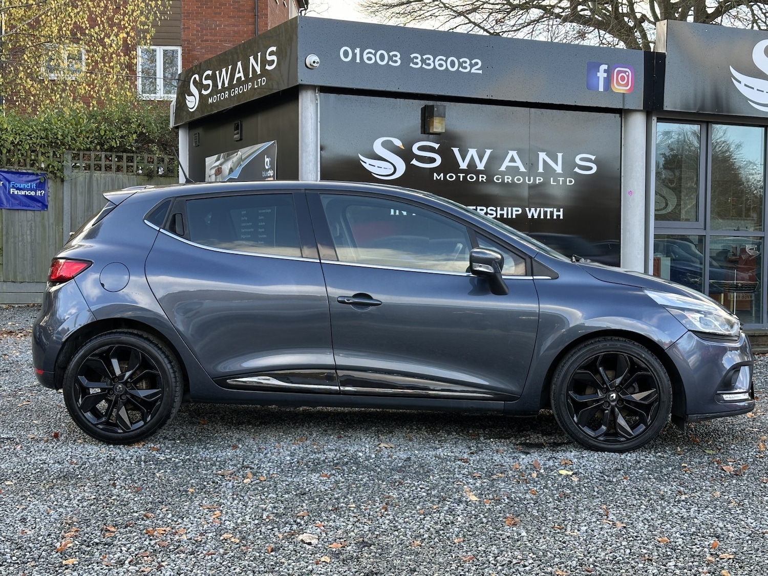 Used Renault Clio 2018 for sale - 76237176: Photo 11