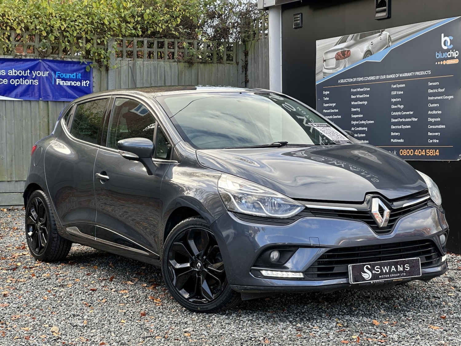 Used Renault Clio 2018 for sale - 76237176: Photo 2