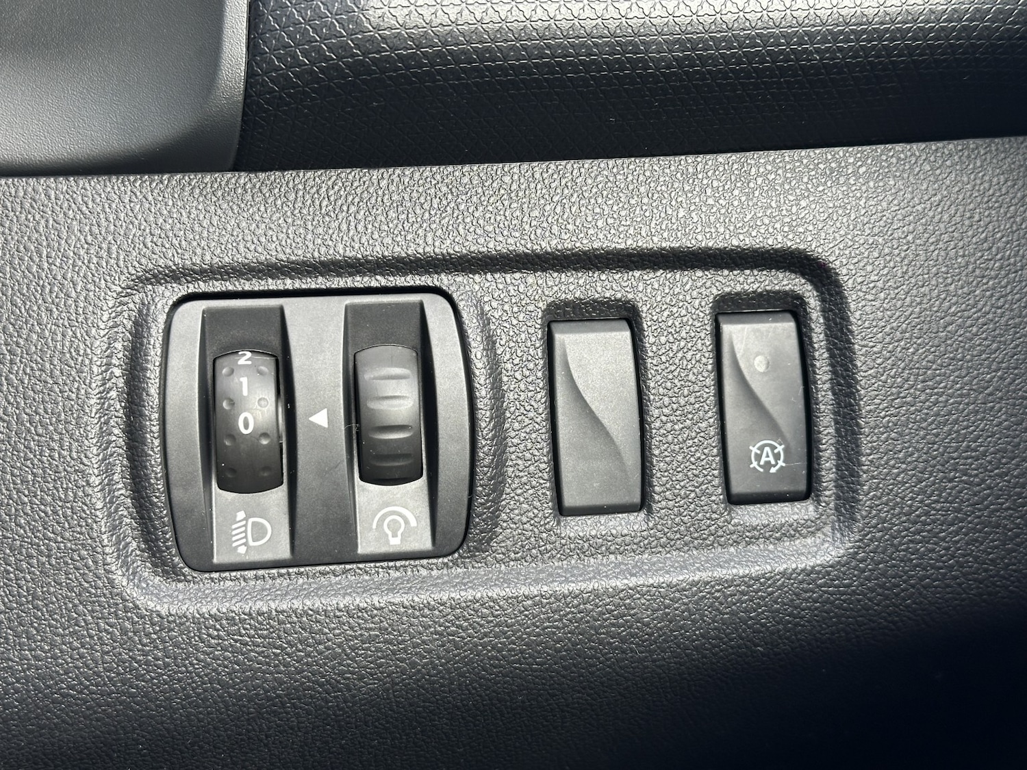 Used Renault Clio 2018 for sale - 76237176: Photo 28