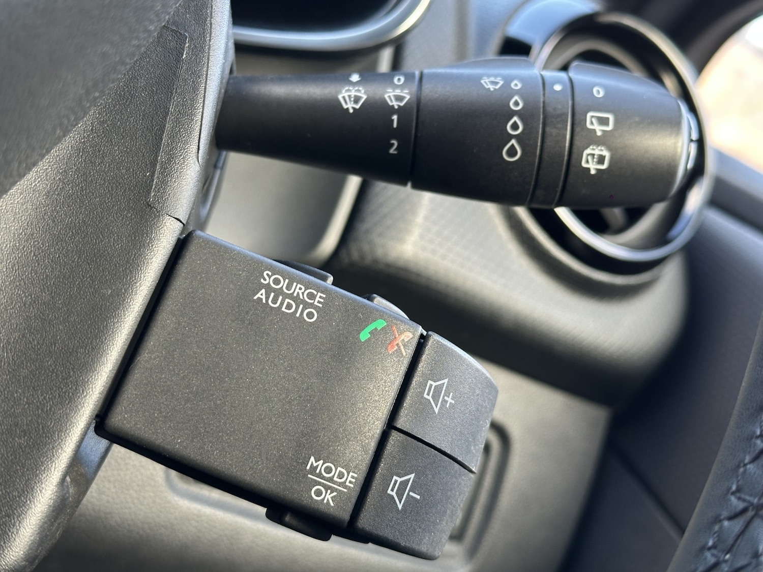 Used Renault Clio 2018 for sale - 76237176: Photo 30