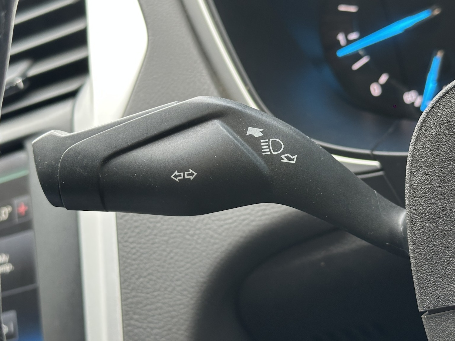 Used Ford Mondeo 2015 for sale - 76510941: Photo 32