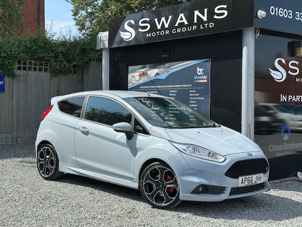 Used Ford Fiesta 2017 for sale - 75539030: Photo 1