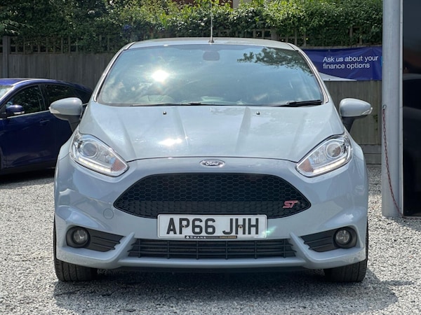 Used Ford Fiesta 2017 for sale - 75539030: Photo 9