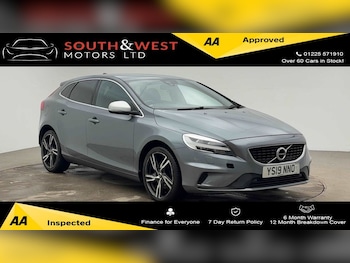 Used Volvo V40 2019 for sale - 77372905: Photo