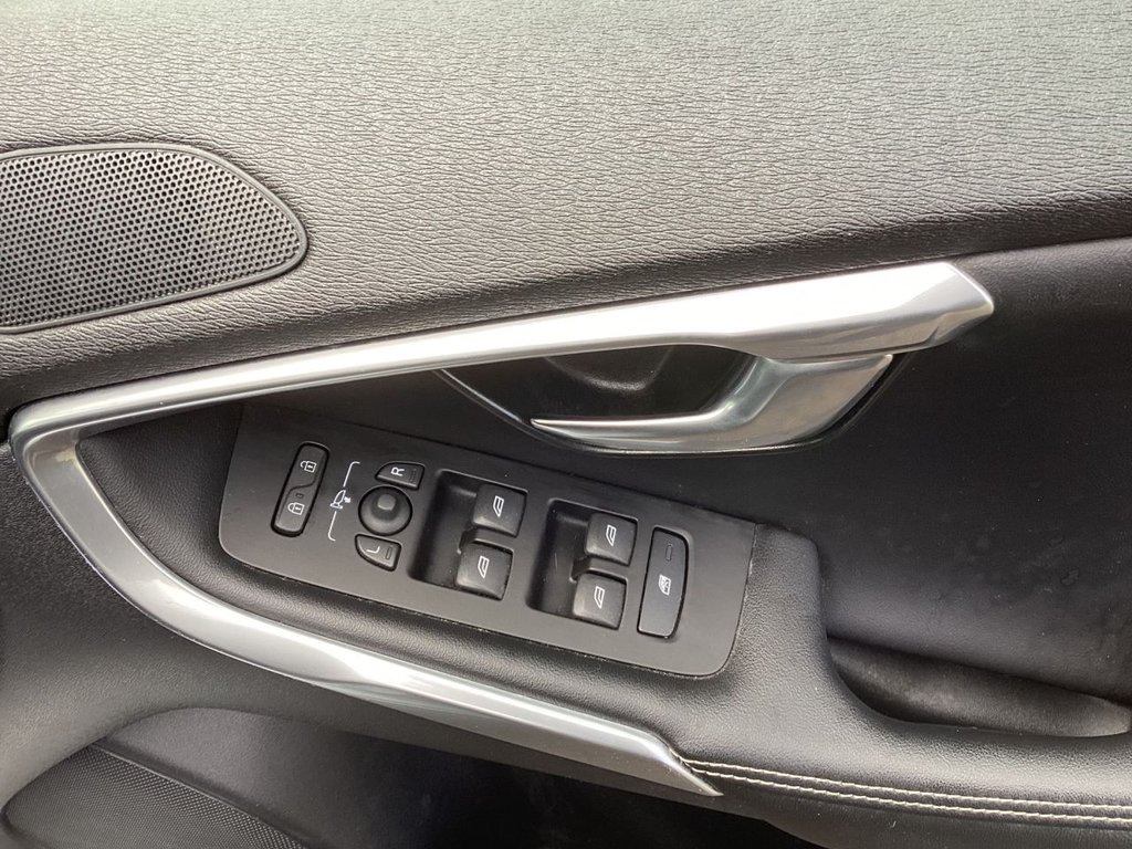 Used Volvo V40 2019 for sale - 77372905: Photo 25