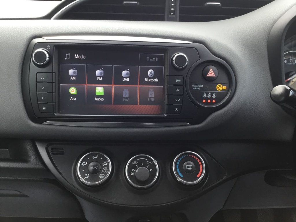 Used Toyota Yaris 2016 for sale - 76069147: Photo 21