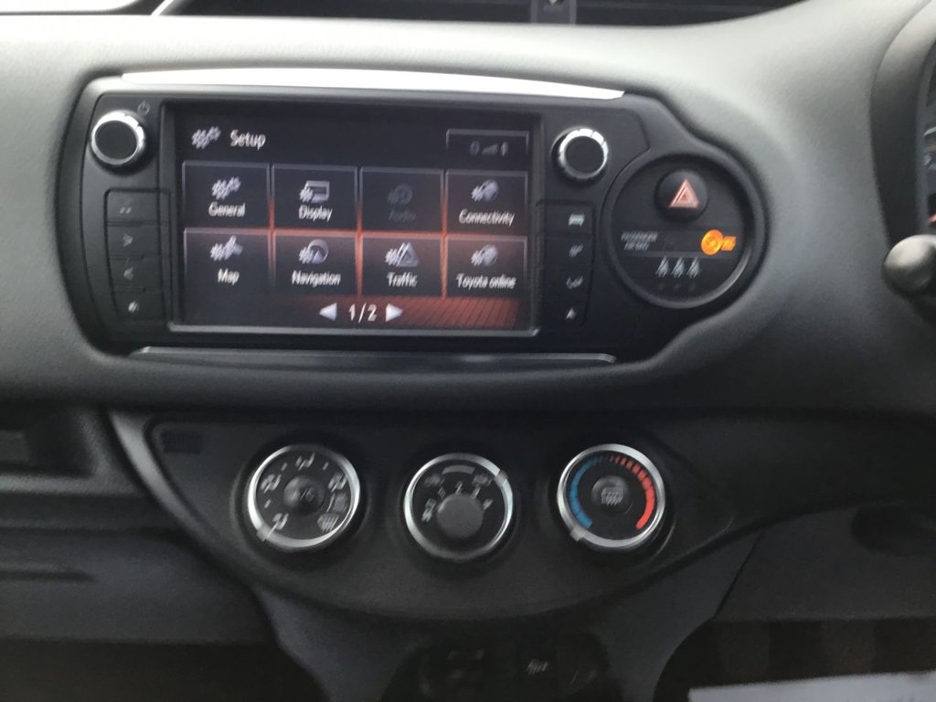 Used Toyota Yaris 2016 for sale - 76069147: Photo 22