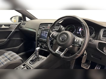 Used Volkswagen Golf 2016 for sale - 77372904: Photo