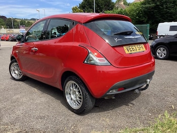 Used Chrysler Ypsilon 2014 for sale - 79009395: Photo