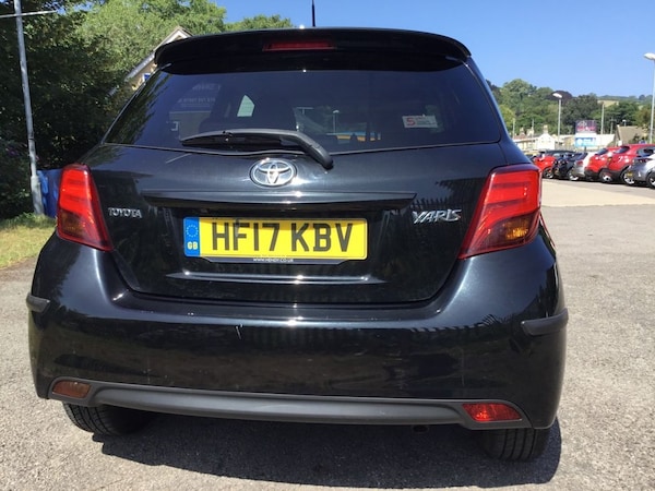 Used Toyota Yaris 2017 for sale - 75281536: Photo 11
