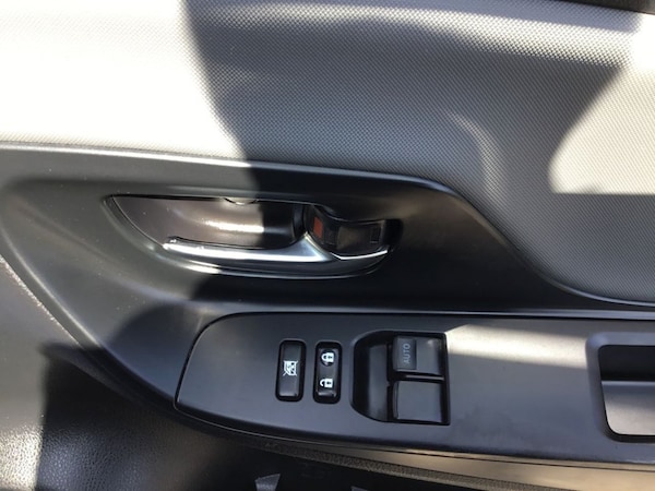 Used Toyota Yaris 2017 for sale - 75281536: Photo 27