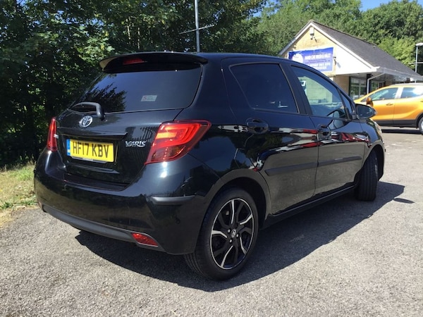 Used Toyota Yaris 2017 for sale - 75281536: Photo 9