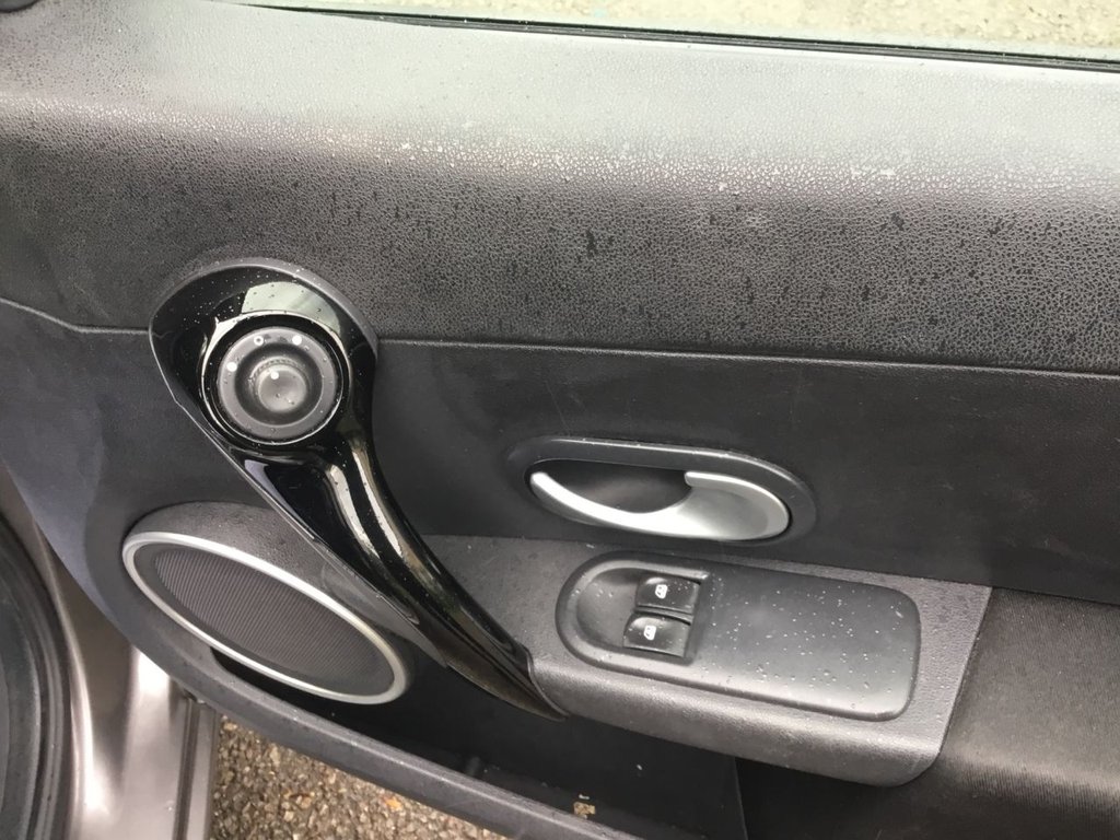 Used Renault Clio 2012 for sale - 76420060: Photo 17