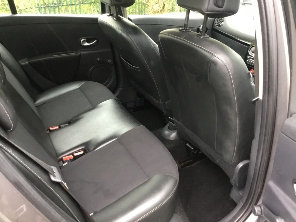 Used Renault Clio 2012 for sale - 76420060: Photo 18