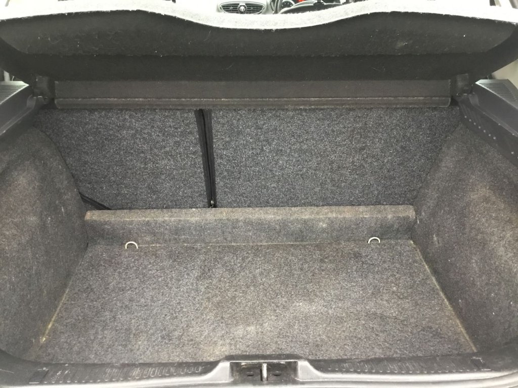 Used Renault Clio 2012 for sale - 76420060: Photo 22