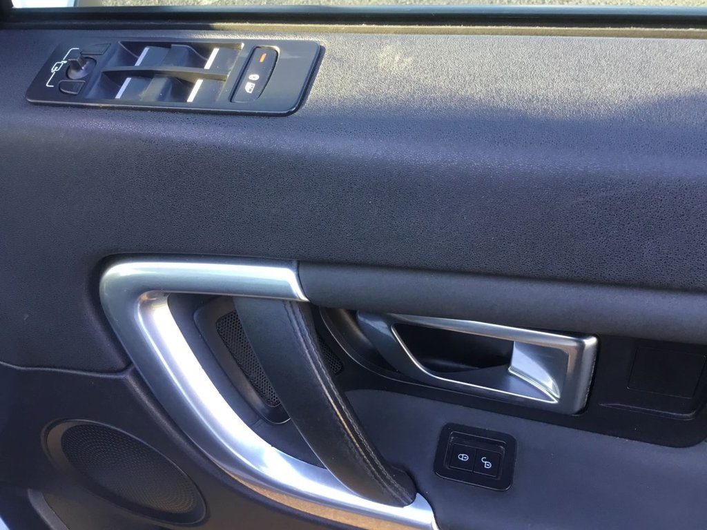 Used Land Rover Discovery Sport 2015 for sale - 77038320: Photo 30