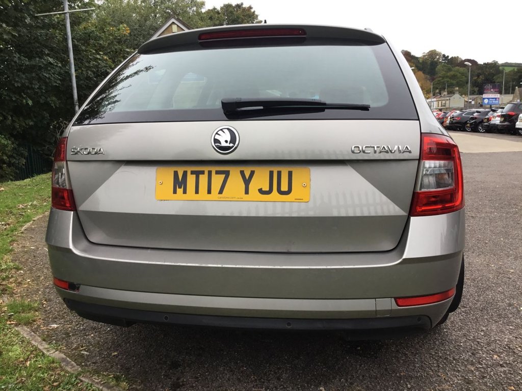 Used Skoda Octavia 2017 for sale - 76228900: Photo 9