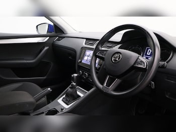 Used Skoda Octavia 2019 for sale - 75528117: Photo
