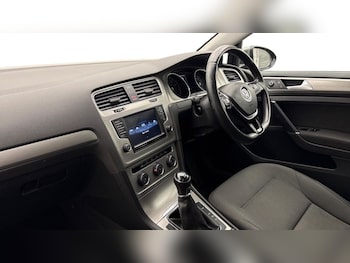 Used Volkswagen Golf 2017 for sale - 77755286: Photo