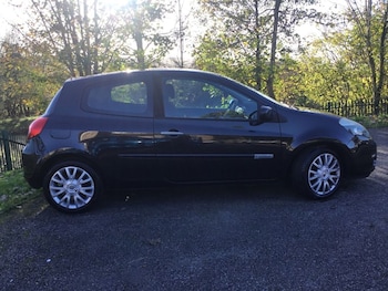Used Renault Clio 2010 for sale - 76496840: Photo