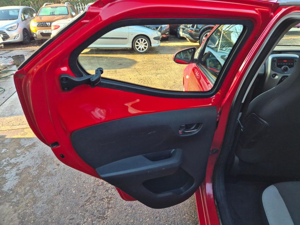 Used Toyota AYGO 2017 for sale - 77064397: Photo 35