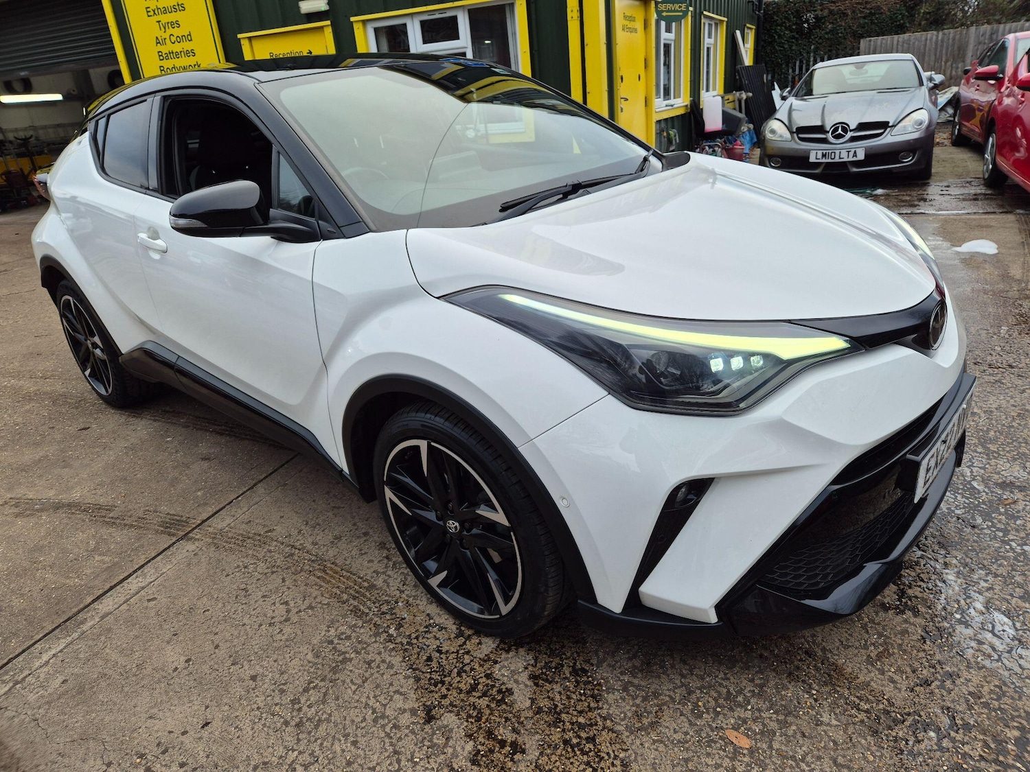 Used Toyota C-HR 2022 for sale - 76787840: Photo 3