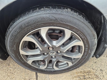 Used Mazda Mazda2 2015 for sale - 77023102: Photo