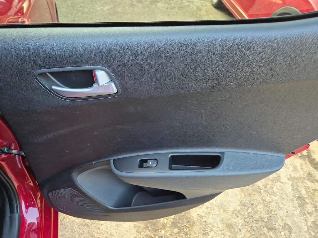 Used Hyundai i10 2017 for sale - 77931484: Photo 30